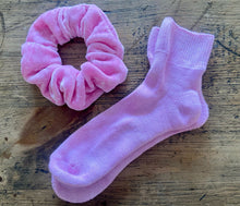 Valentine socks and scrunchie set #2